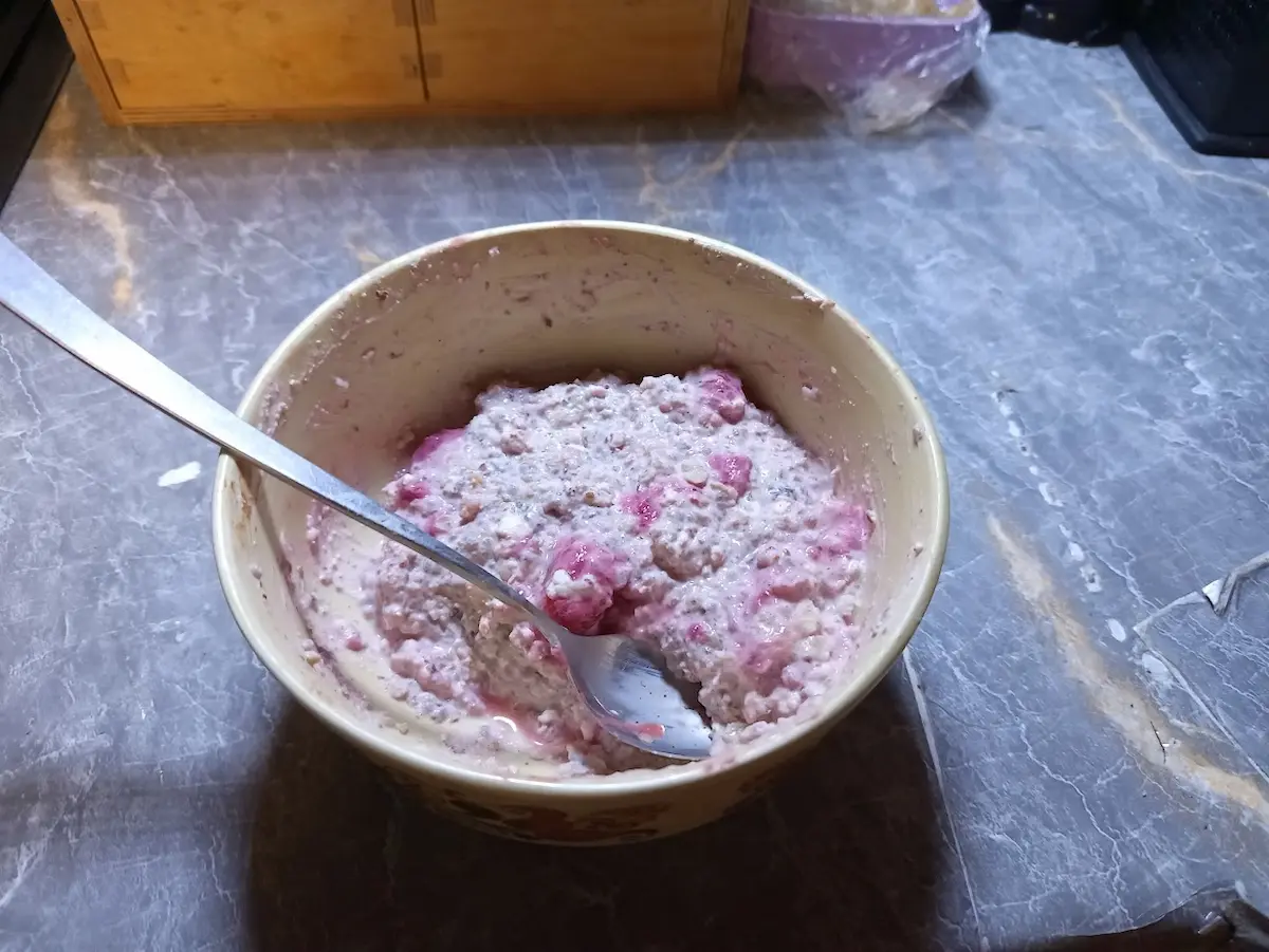 magas fehérjetartalmú zabkása eperrel reggelire